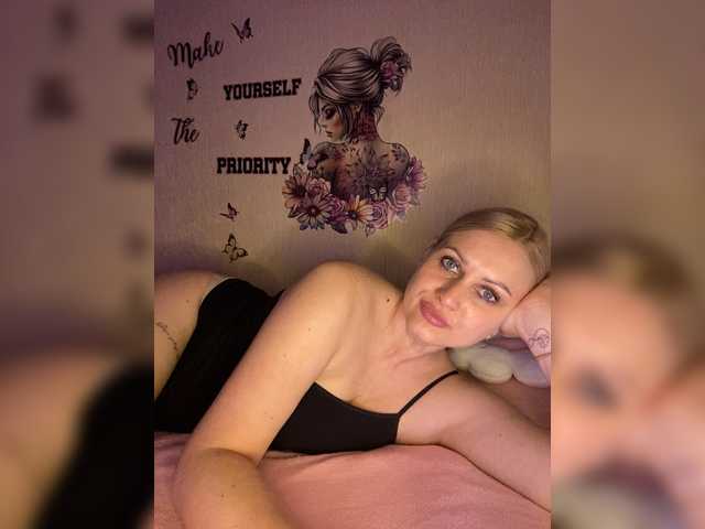 Enni1's BongaCams show and profile