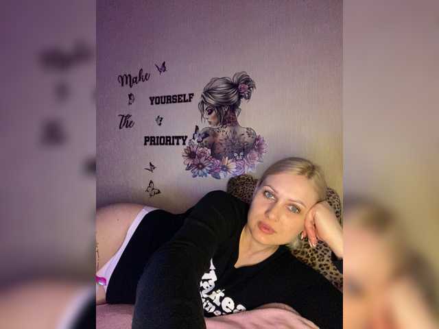 Enni1's BongaCams show and profile