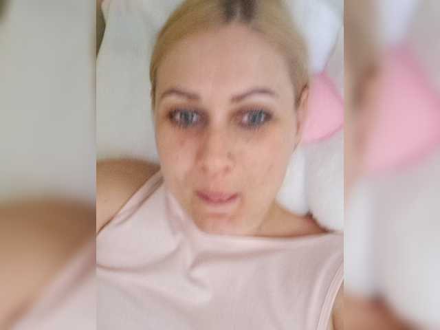 Enni1's BongaCams show and profile