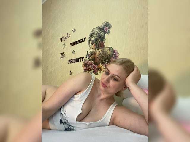 Enni1's BongaCams show and profile