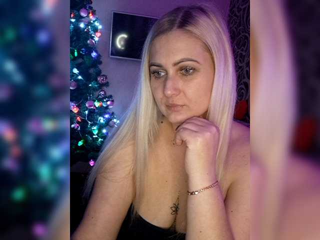 Enni1's BongaCams show and profile