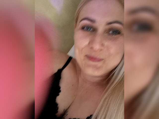 Enni1's BongaCams show and profile