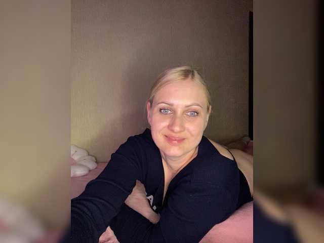 Enni1's BongaCams show and profile