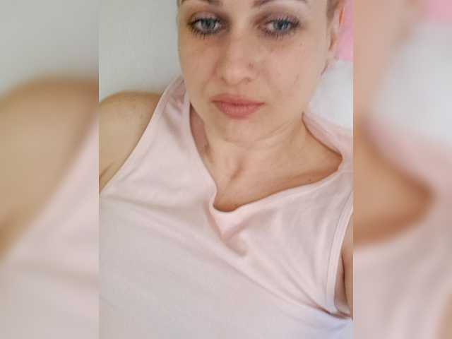 Enni1's BongaCams show and profile