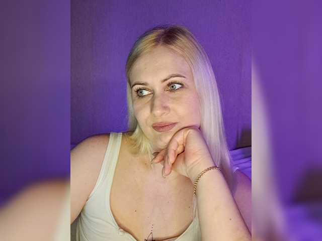 Enni1's BongaCams show and profile