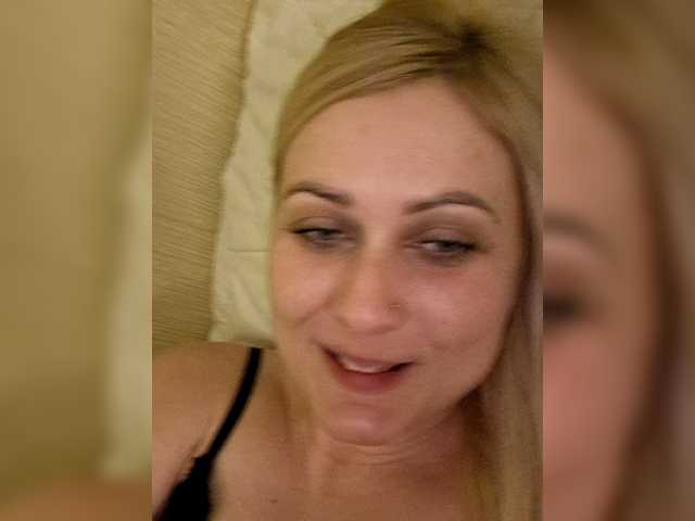 Enni1's BongaCams show and profile