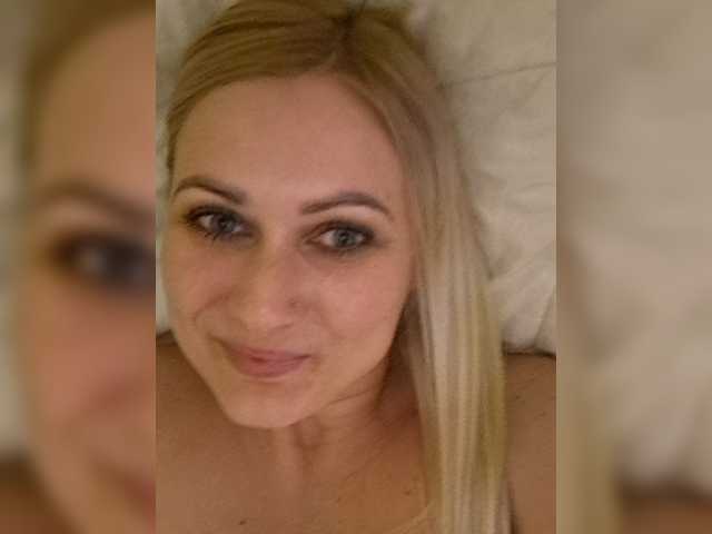 Enni1's BongaCams show and profile