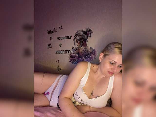 Enni1's BongaCams show and profile