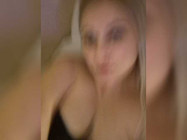 Enni1's BongaCams show and profile