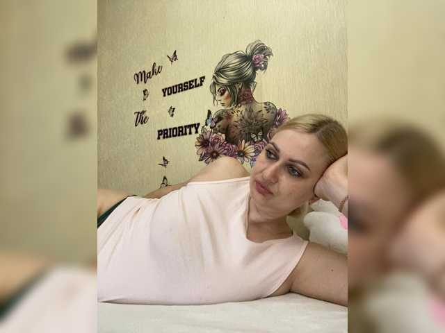 Enni1's BongaCams show and profile