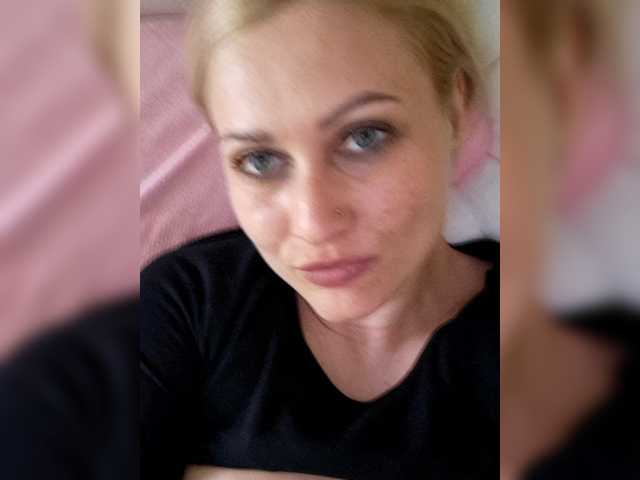 Enni1's BongaCams show and profile