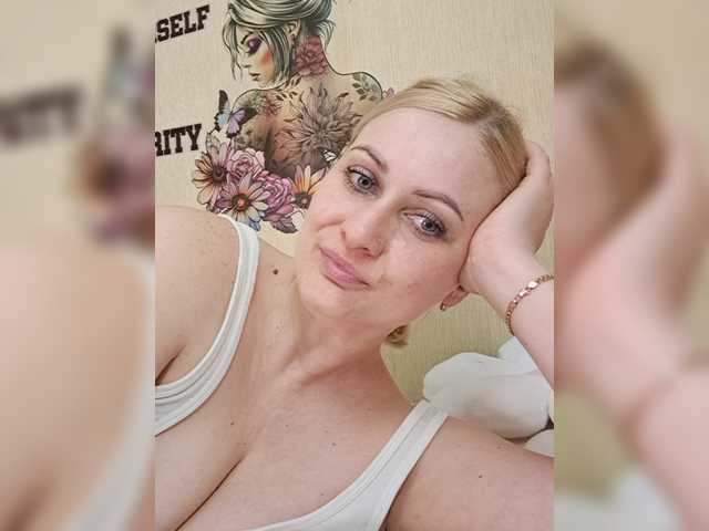 Enni1's BongaCams show and profile