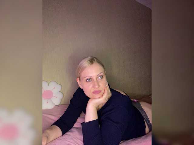 Enni1's BongaCams show and profile