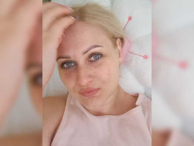 Enni1's BongaCams show and profile