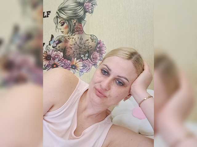 Enni1's BongaCams show and profile