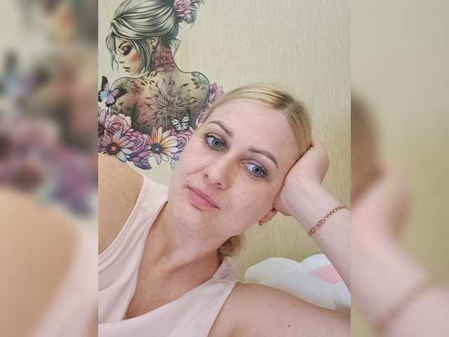 Enni1's BongaCams show and profile