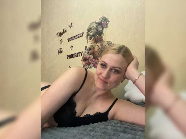 Enni1's BongaCams show and profile