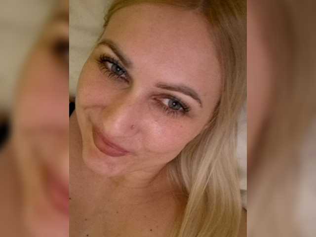 Enni1's BongaCams show and profile