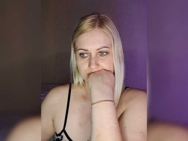 Enni1's BongaCams show and profile