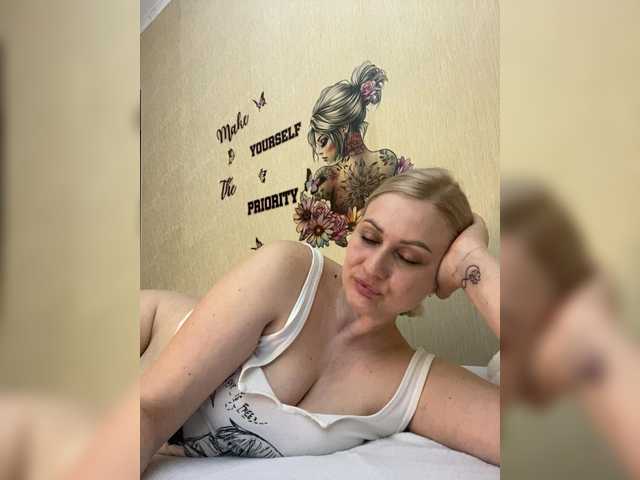 Enni1's BongaCams show and profile