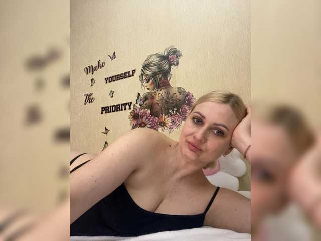 Enni1's BongaCams show and profile