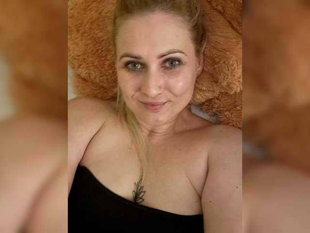 Enni1's BongaCams show and profile