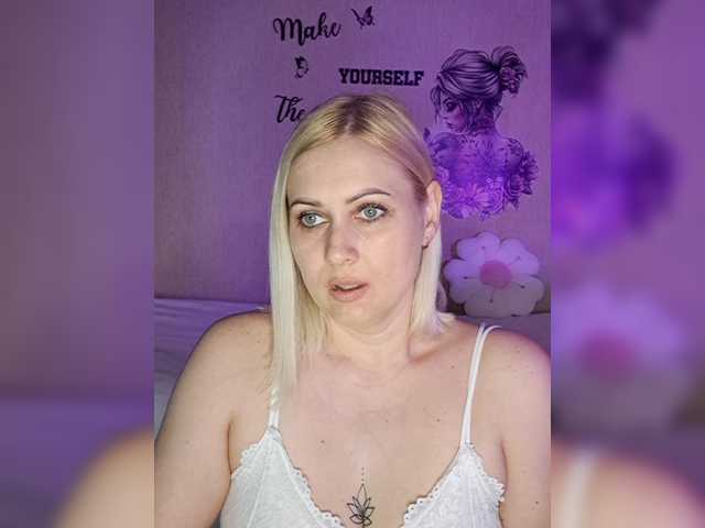 Enni1's BongaCams show and profile