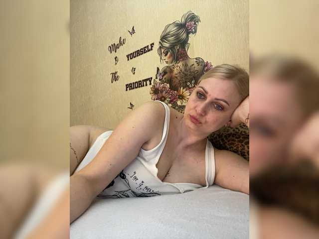 Enni1's BongaCams show and profile