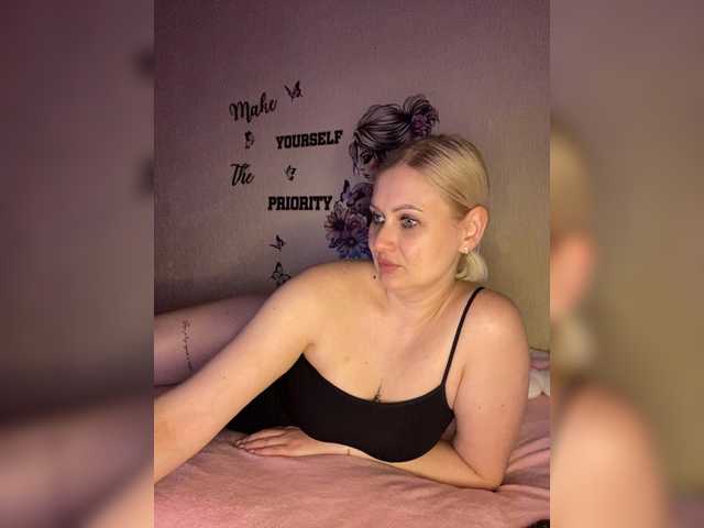 Enni1's BongaCams show and profile