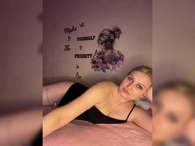 Enni1's BongaCams show and profile