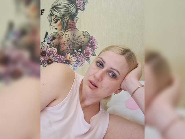 Enni1's BongaCams show and profile