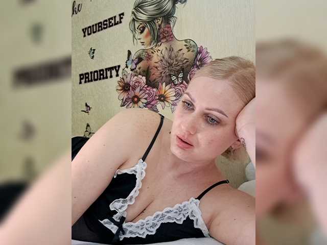Enni1's BongaCams show and profile