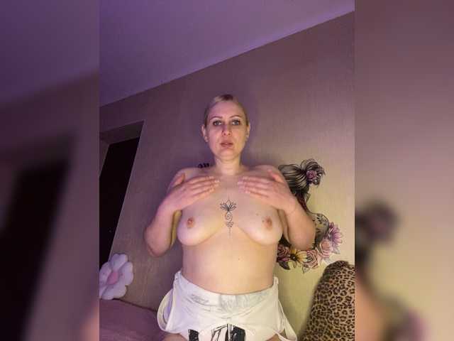 Enni1's BongaCams show and profile