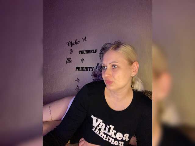 Enni1's BongaCams show and profile