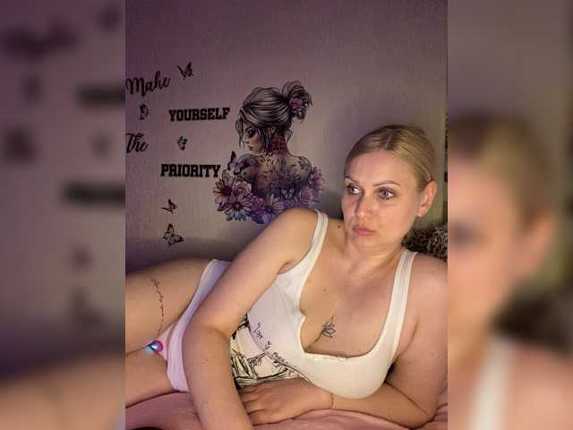 Enni1's BongaCams show and profile