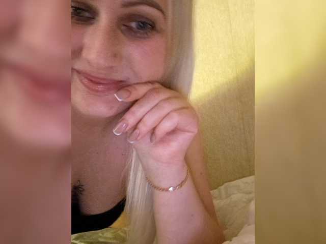 Enni1's BongaCams show and profile