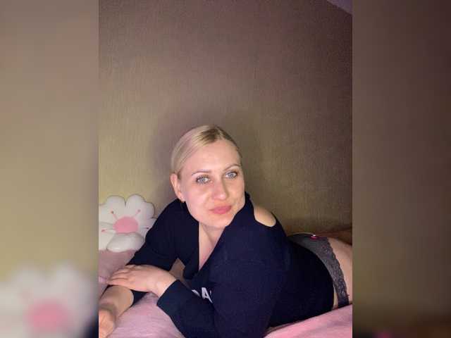 Enni1's BongaCams show and profile