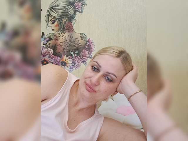 Enni1's BongaCams show and profile
