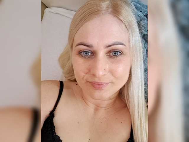 Enni1's BongaCams show and profile