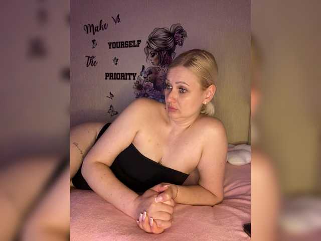 Enni1's BongaCams show and profile