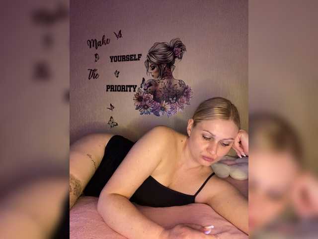 Enni1's BongaCams show and profile