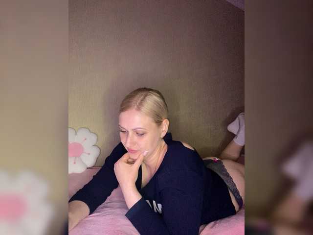 Enni1's BongaCams show and profile