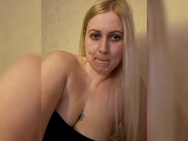 Enni1's BongaCams show and profile