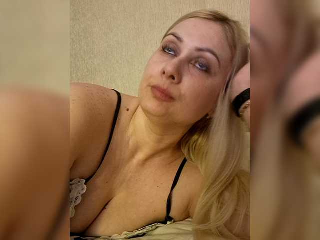 Enni1's BongaCams show and profile