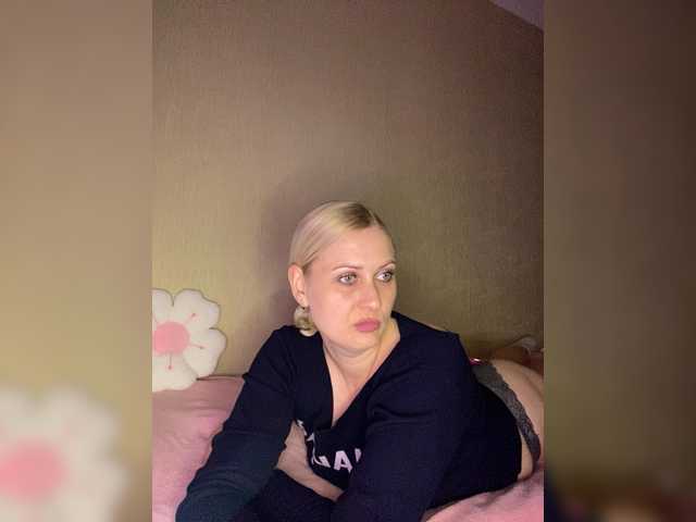 Enni1's BongaCams show and profile