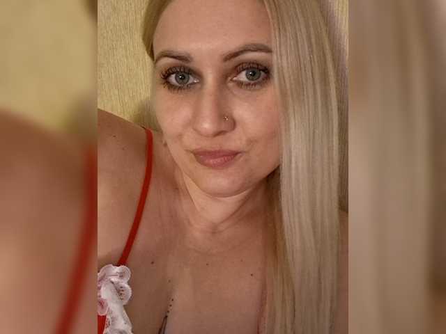 Enni1's BongaCams show and profile