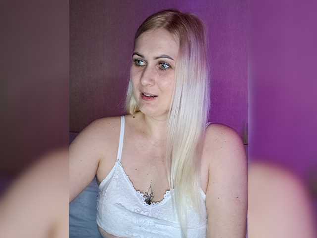 Enni1's BongaCams show and profile