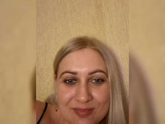 Enni1's BongaCams show and profile