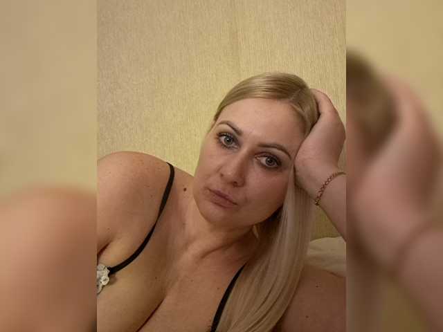 Enni1's BongaCams show and profile