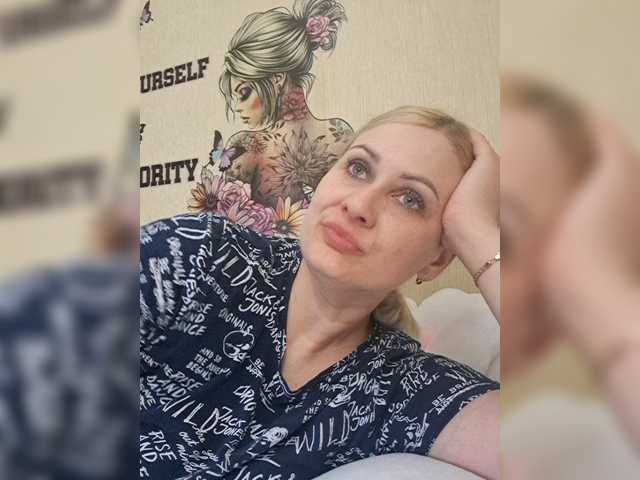 Enni1's BongaCams show and profile